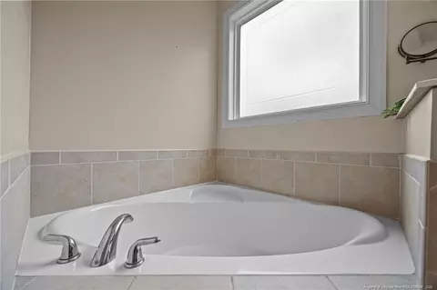 Bath - 10 Braxton Ct, Erwin, NC 28339 photo 3 of 3