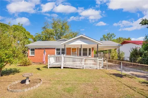 215 S 7th St, Spring Lake, NC 28390