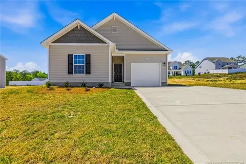 5409 Short Leaf Rd, Fayetteville, NC 28311