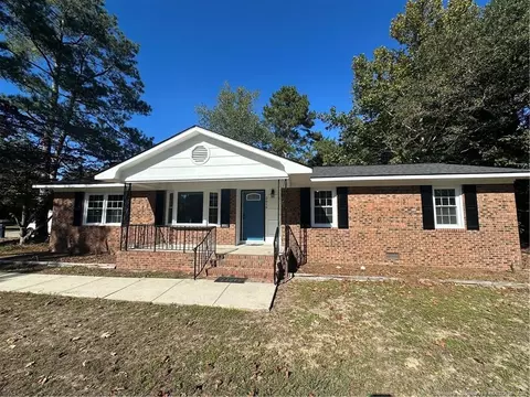 2616 Macks Ln, Eastover, NC 28312