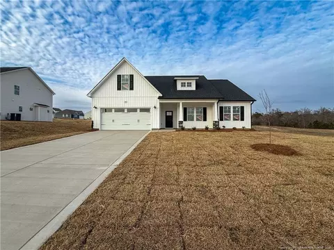 506 Mossy Pond Ct, Fayetteville, NC 28311