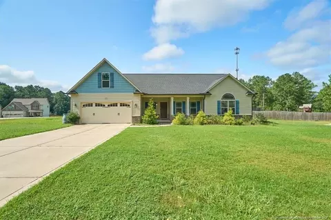 125 Cypress Dr, Spring Lake, NC 28390