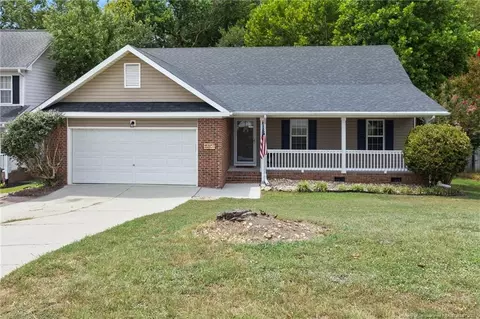8801 Grouse Run Ln, Fayetteville, NC 28314