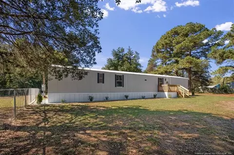 6546 Roslin Farm Rd, Hope Mills, NC 28348