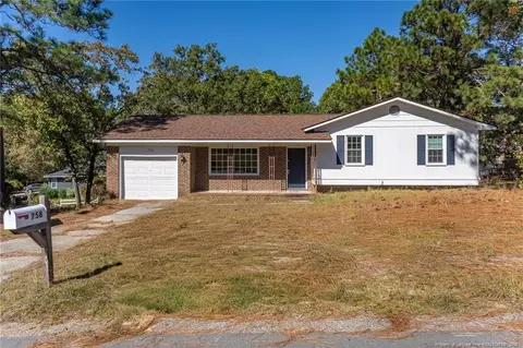758 Amber Dr, Fayetteville, NC 28311
