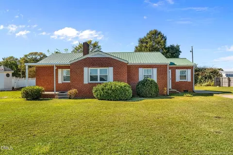 406 E Harrington Ave, Broadway, NC 27505