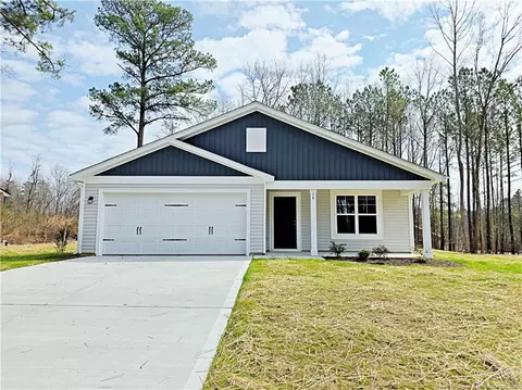 34 Morgan Ct, Spring Lake, NC 28390