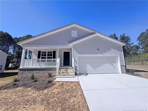 224 Appaloosa Dr, Spring Lake, NC 28390