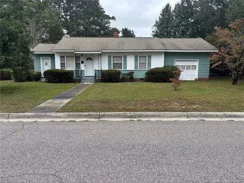 1209 E 14th St E, Lumberton, NC 28358