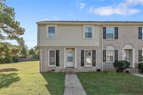 416 Kirkcaldy Ct, Fayetteville, NC 28314