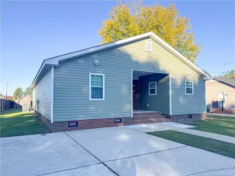 3601 Cliffridge Dr, Lumberton, NC 28358