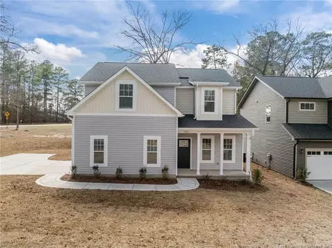 7001 Summerlin Dr, Fayetteville, NC 28306