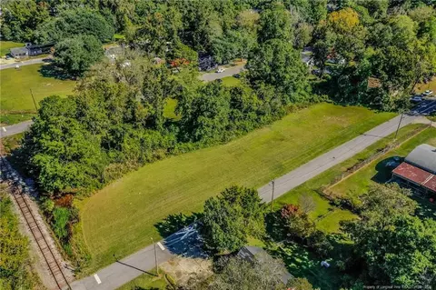 9 Th St, Lumberton, NC 28358