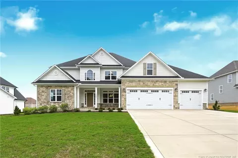 1939 Thomas Wood Dr, Fayetteville, NC 28306