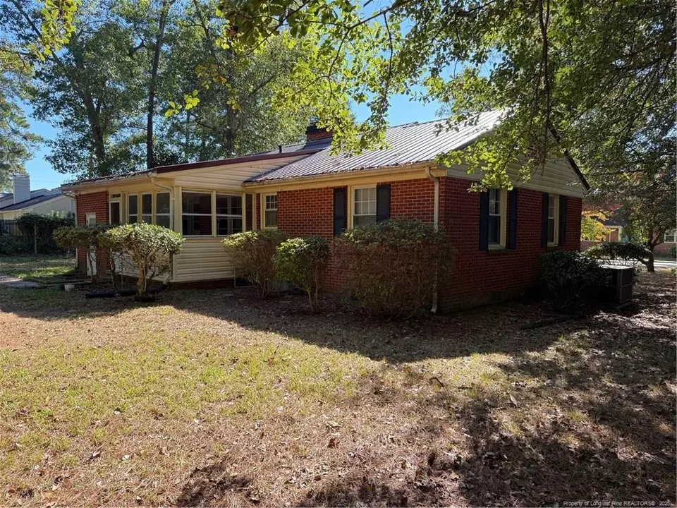 Exterior - 210 W Elwood Ave, Raeford, NC 28376 photo 3 of 4
