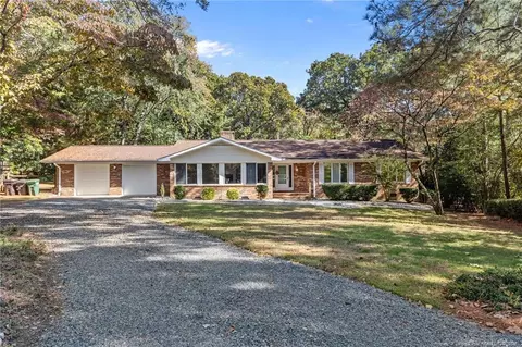 10 Salem Ln, Pinehurst, NC 28374