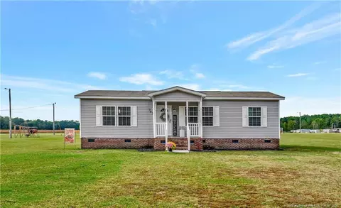 7879 Chicken Rd, Lumberton, NC 28360