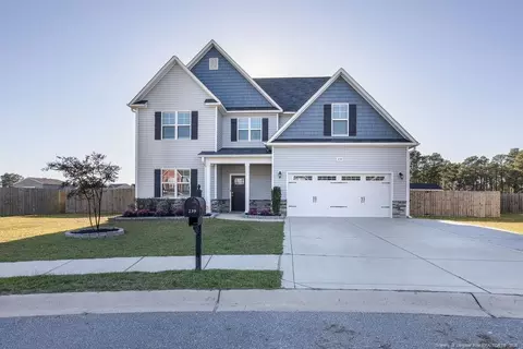 239 Stafford Ave, Raeford, NC 28376
