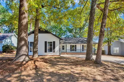 7491 Fairpoint Rd, Fayetteville, NC 28314