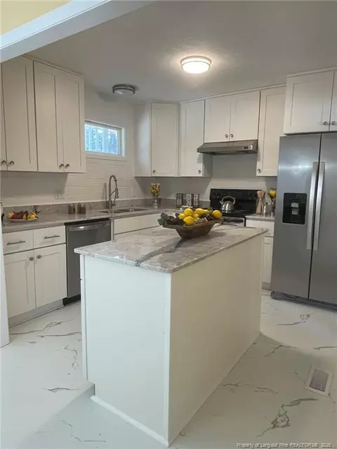 727 Ashburton Dr, Fayetteville, NC 28301