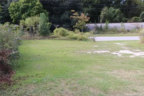 W 2nd Street, Lumberton, NC 28358
