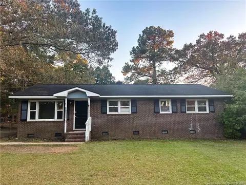 5245 Butternut Dr, Fayetteville, NC 28304
