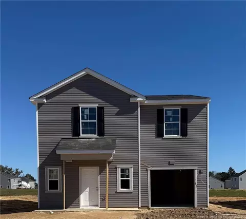 286 Arlington Dr, Raeford, NC 28376