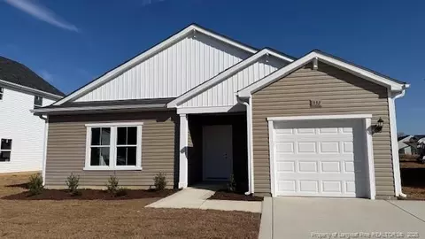 332 Arlington Dr, Raeford, NC 28376