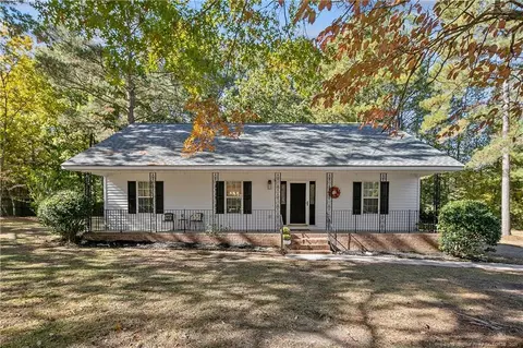 386 Forest Woods Dr, Raeford, NC 28376