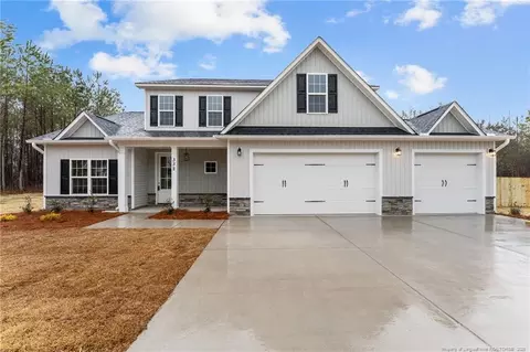 332 Zeppelin Ln, Raeford, NC 28376