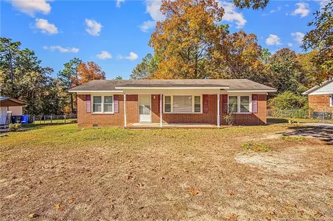 7530 Decatur Dr, Fayetteville, NC 28303