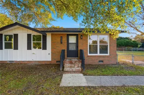 2720 Edwards Ave, Spring Lake, NC 28390