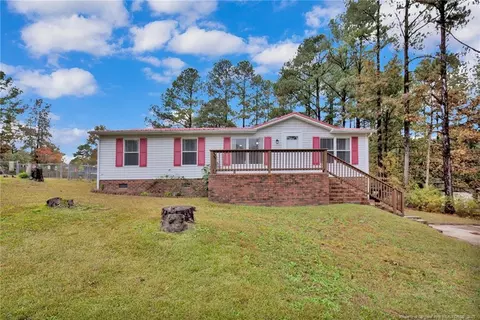 700 Mackay Ct, Raeford, NC 28376
