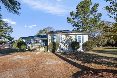 211 Chesters Rd, Roseboro, NC 28382
