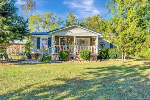 437 Paul Rd, Pembroke, NC 28372