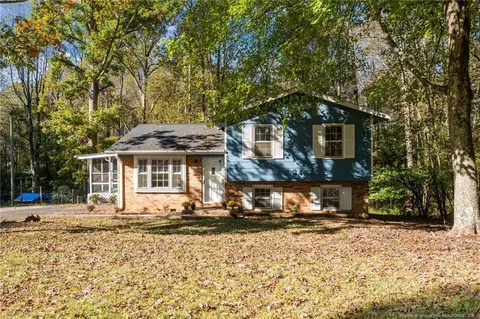 3002 Kendale Dr, Sanford, NC 27332