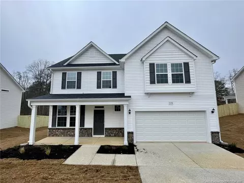 578 Southerland Peak Dr, Raeford, NC 28376