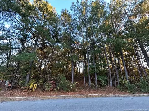 5354 Clubhouse Ln, Fayetteville, NC 28312