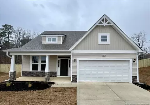 562 Southerland Peak Dr, Raeford, NC 28376