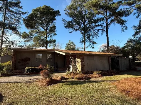 600 W 19th St, Lumberton, NC 28358