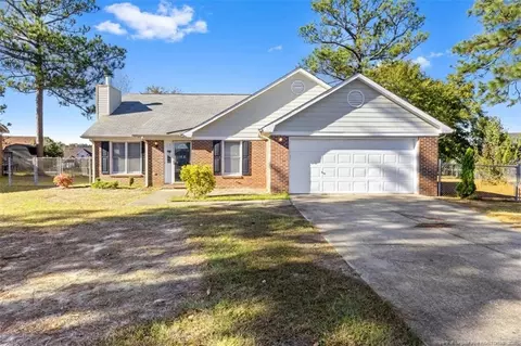 102 Ryans Cir, Spring Lake, NC 28390