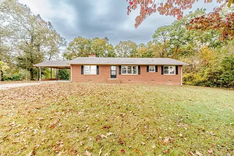 406 Mcfarland Rd, Broadway, NC 27505