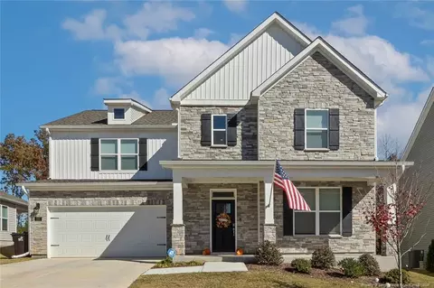 221 Umstead St, Sanford, NC 27330