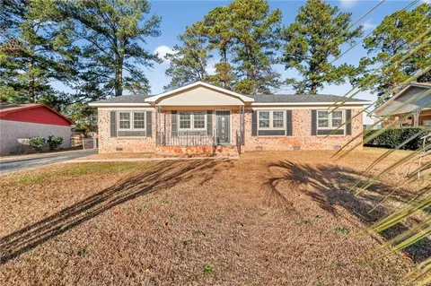5131 Longbranch Dr, Fayetteville, NC 28303