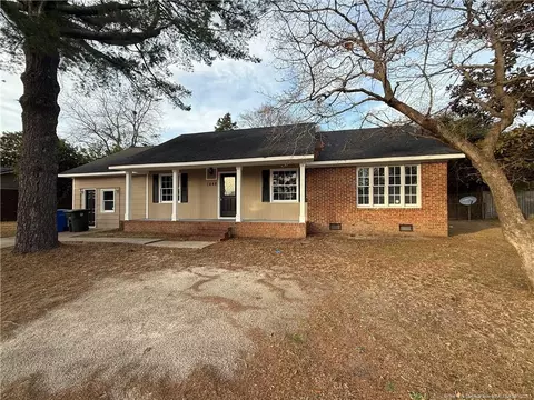 1448 Gairloch Dr, Fayetteville, NC 28304