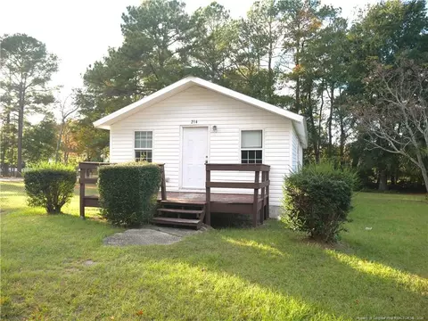 214 Waddell Dr, Fayetteville, NC 28301