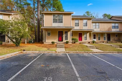1210 Huntsman Ct, Fayetteville, NC 28303