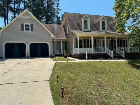 6105 Lakeway Dr, Fayetteville, NC 28306
