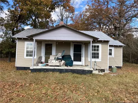 416 Thurlow Lake Rd, Carthage, NC 28327