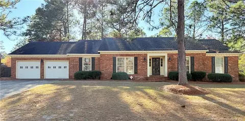 2102 Clinchfield Dr, Fayetteville, NC 28304